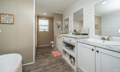 Tiny photo for 2125 Walnut Hollow Road, Bedford, VA 24503 (MLS # 364056)