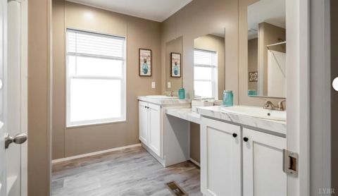 Tiny photo for 2125 Walnut Hollow Road, Bedford, VA 24503 (MLS # 364056)