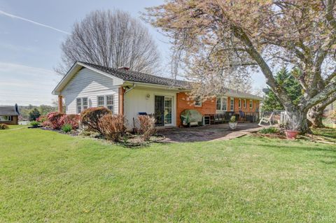 Tiny photo for 105 Gaddy Road, Lynchburg, VA 24502 (MLS # 365521)