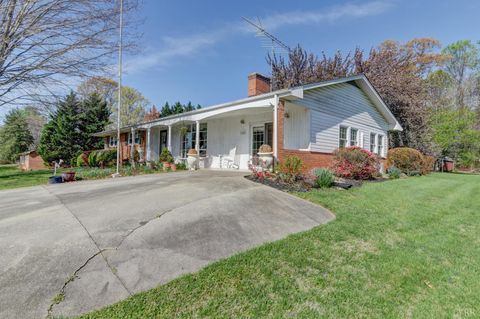 Tiny photo for 105 Gaddy Road, Lynchburg, VA 24502 (MLS # 365521)