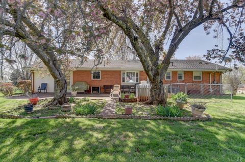 Tiny photo for 105 Gaddy Road, Lynchburg, VA 24502 (MLS # 365521)