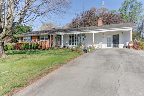 Photo of 105 Gaddy Road, Lynchburg, VA 24502 (MLS # 365521)