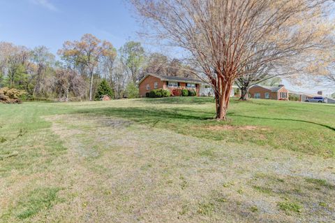 Tiny photo for 105 Gaddy Road, Lynchburg, VA 24502 (MLS # 365521)