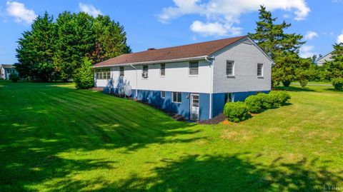 Tiny photo for 5634 Thomas Jefferson Road, Forest, VA 24551 (MLS # 363119)
