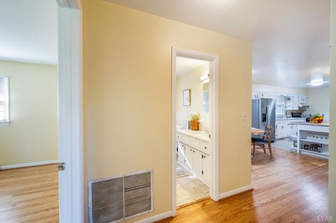 Tiny photo for 5634 Thomas Jefferson Road, Forest, VA 24551 (MLS # 363119)