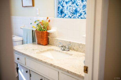 Tiny photo for 5634 Thomas Jefferson Road, Forest, VA 24551 (MLS # 363119)