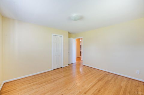 Tiny photo for 5634 Thomas Jefferson Road, Forest, VA 24551 (MLS # 363119)