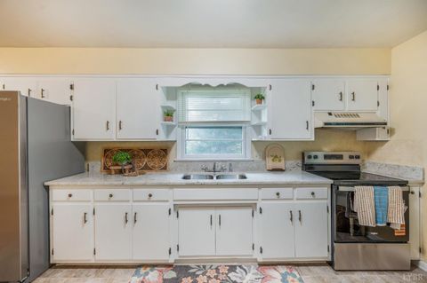 Tiny photo for 5634 Thomas Jefferson Road, Forest, VA 24551 (MLS # 363119)