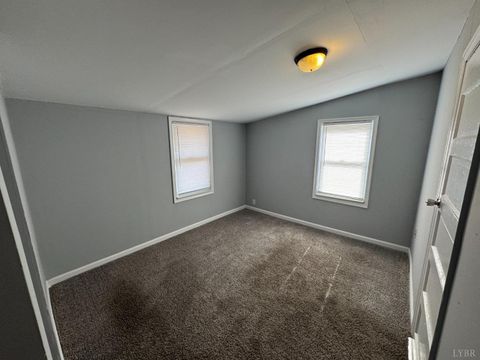 Tiny photo for 800 Spring Street, Lynchburg, VA 24504 (MLS # 362323)