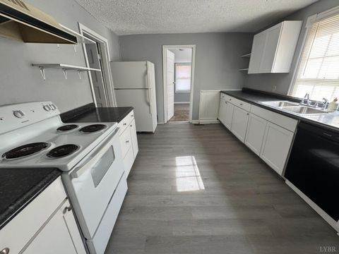 Tiny photo for 800 Spring Street, Lynchburg, VA 24504 (MLS # 362323)
