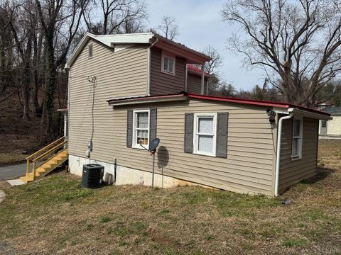 Tiny photo for 800 Spring Street, Lynchburg, VA 24504 (MLS # 362323)