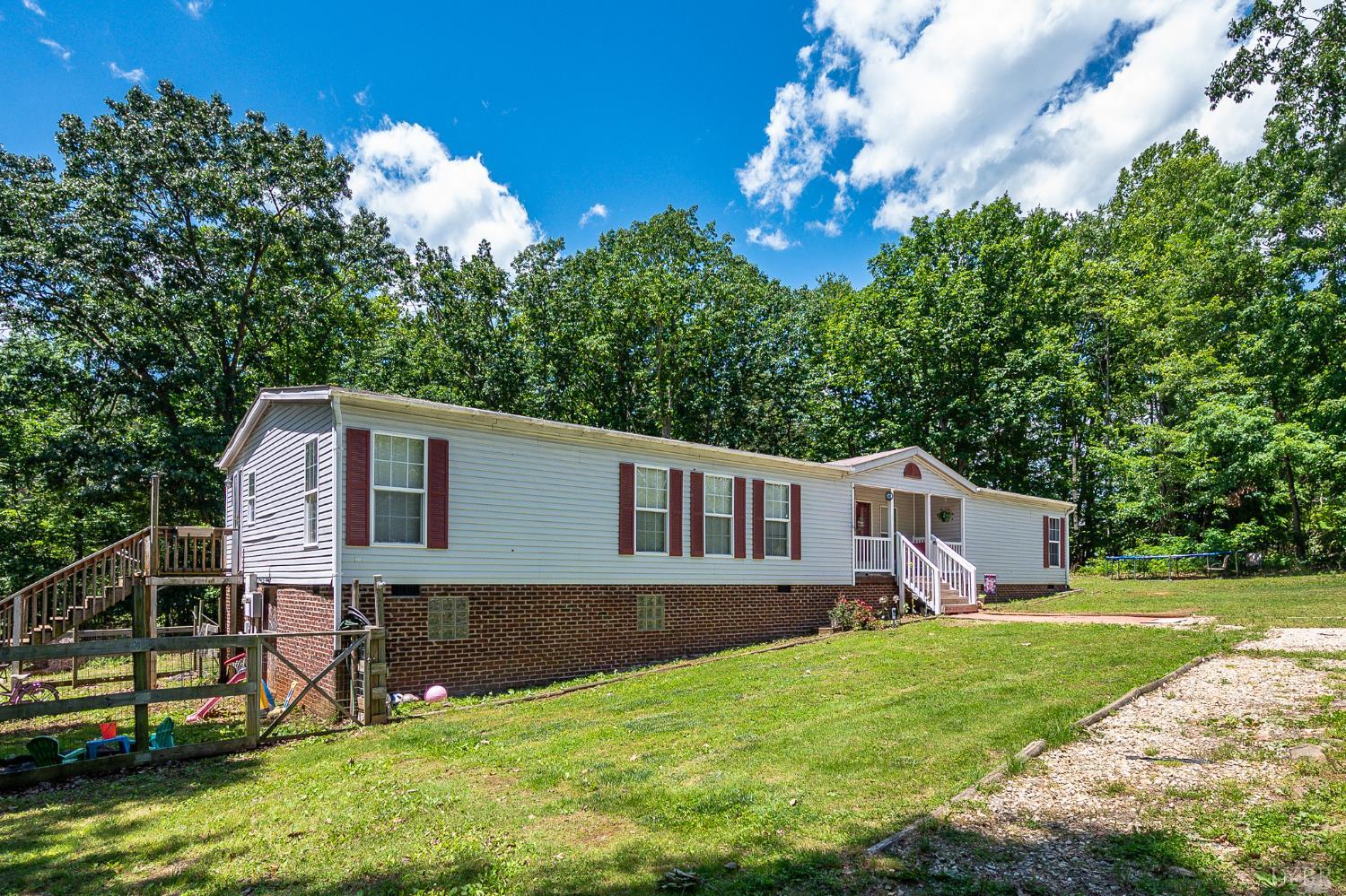 1145 Shady Rest Lane, Huddleston, Virginia image 3