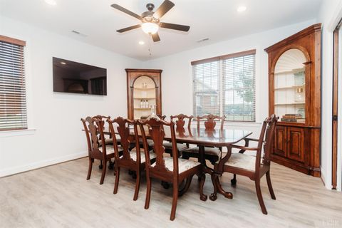 Tiny photo for 182 Villa Oak Circle, Bedford, VA 24523 (MLS # 362883)