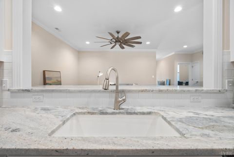 Tiny photo for 182 Villa Oak Circle, Bedford, VA 24523 (MLS # 362883)