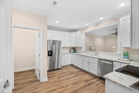 Tiny photo for 182 Villa Oak Circle, Bedford, VA 24523 (MLS # 362883)