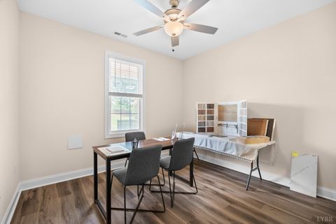 Tiny photo for 182 Villa Oak Circle, Bedford, VA 24523 (MLS # 362883)