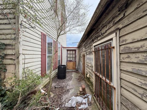 Tiny photo for 1421 Main St. St, Lynchburg, VA 24504 (MLS # 365226)