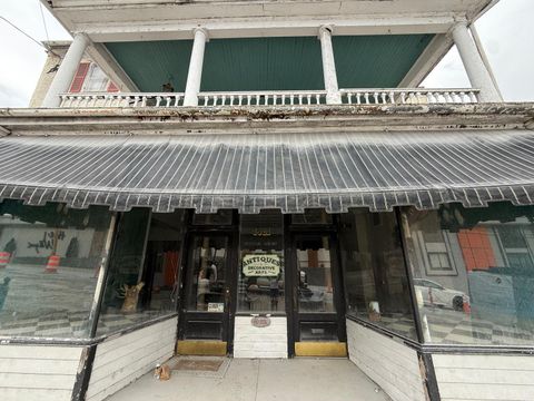 Tiny photo for 1421 Main St. St, Lynchburg, VA 24504 (MLS # 365226)