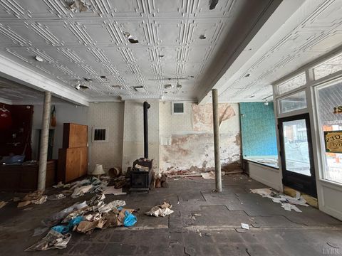 Tiny photo for 1421 Main St. St, Lynchburg, VA 24504 (MLS # 365226)