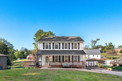 Photo of 1122 Panorama Lane, Bedford, VA 24523 (MLS # 370028)