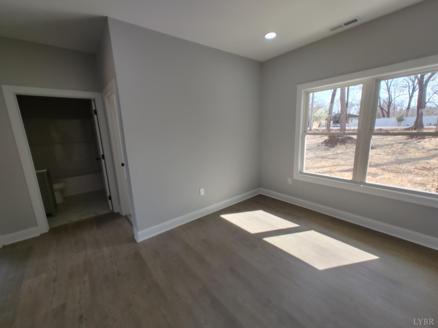 Lynchburg, Virginia 24501, United States, 3 Bedrooms Bedrooms, ,2 BathroomsBathrooms,Residential,Active,79357