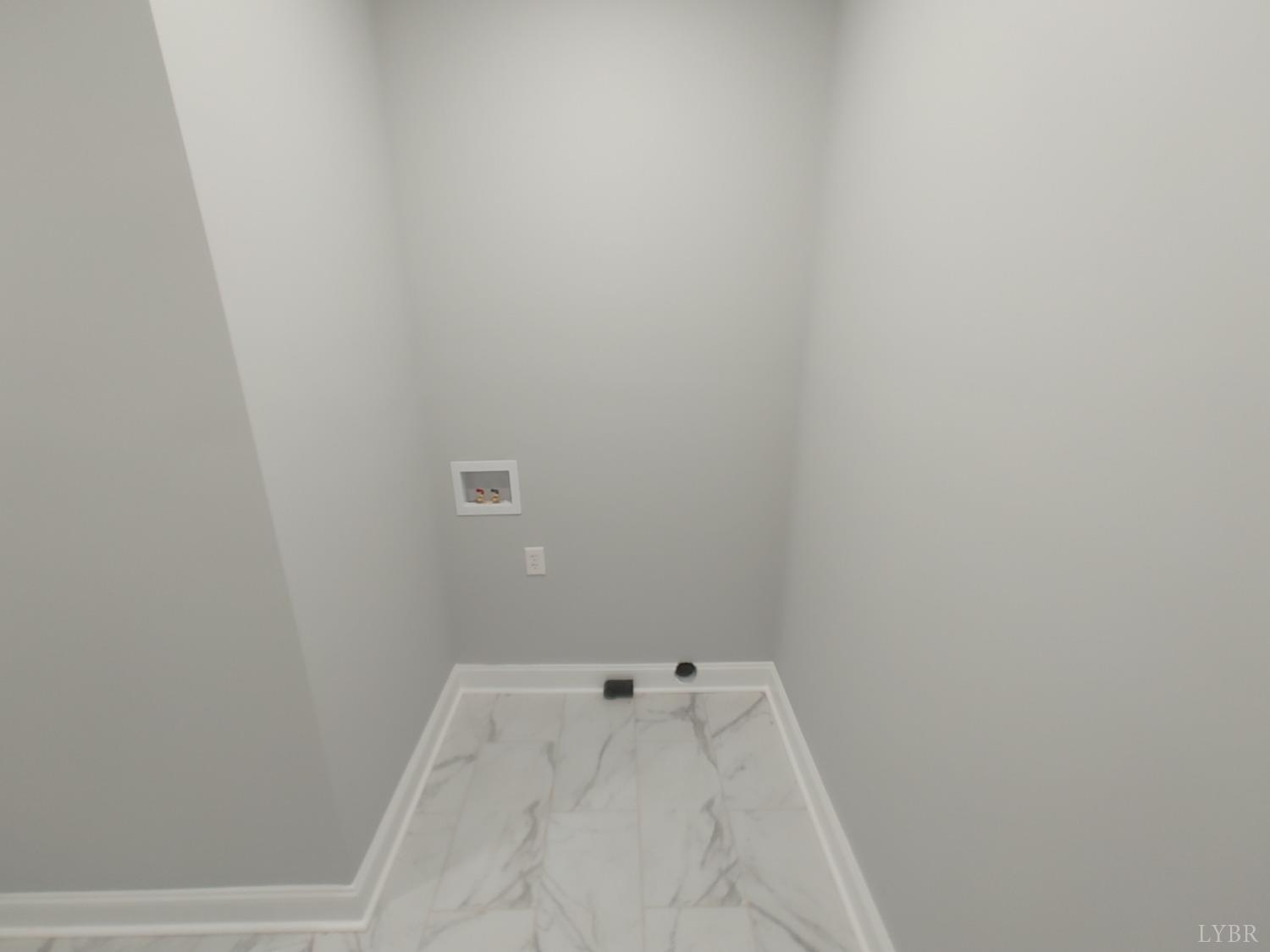 Lynchburg, Virginia 24501, United States, 3 Bedrooms Bedrooms, ,2 BathroomsBathrooms,Residential,Active,79357