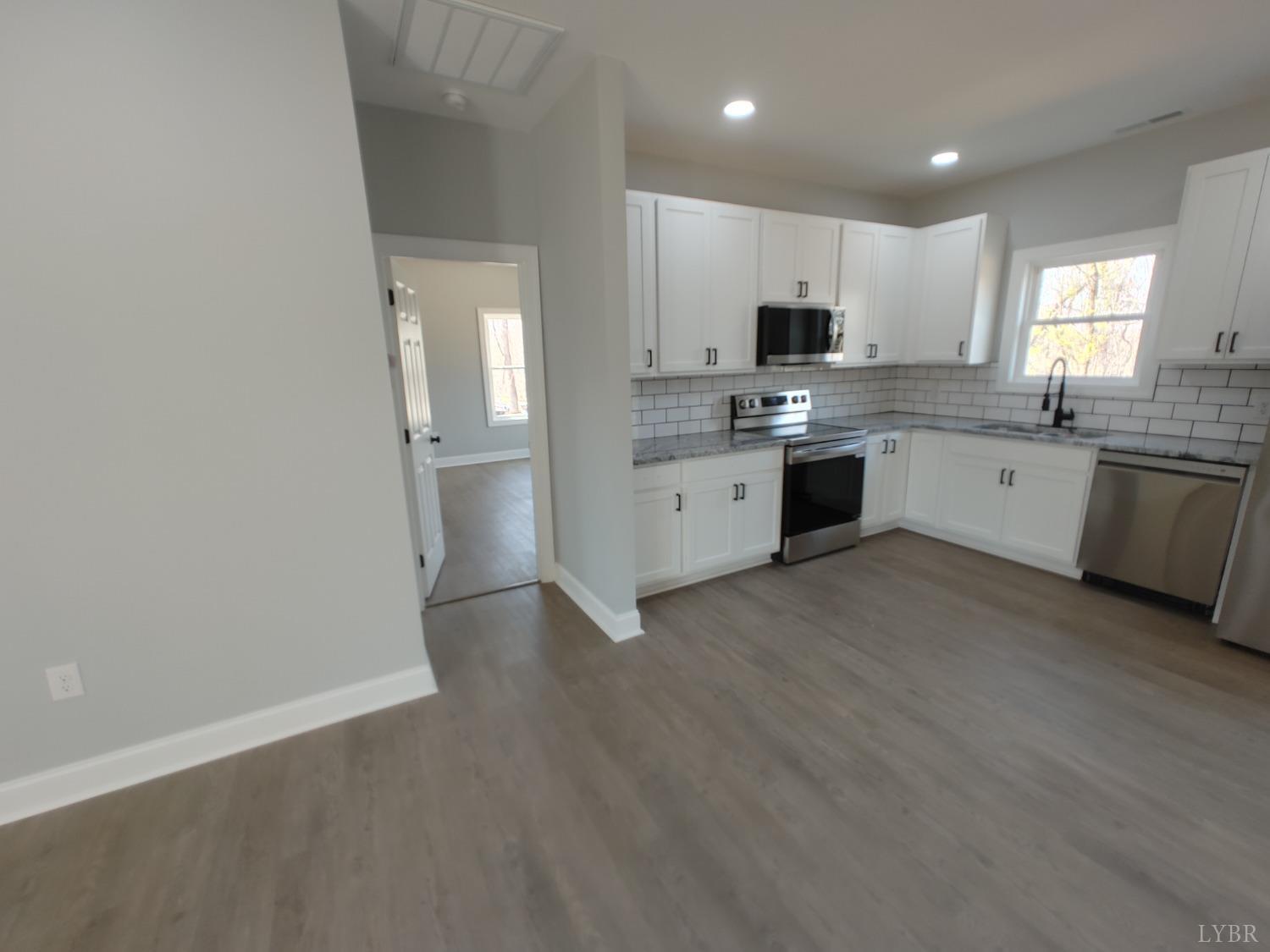 Lynchburg, Virginia 24501, United States, 3 Bedrooms Bedrooms, ,2 BathroomsBathrooms,Residential,Active,79357