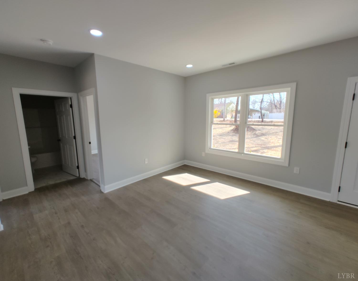 Lynchburg, Virginia 24501, United States, 3 Bedrooms Bedrooms, ,2 BathroomsBathrooms,Residential,Active,79357