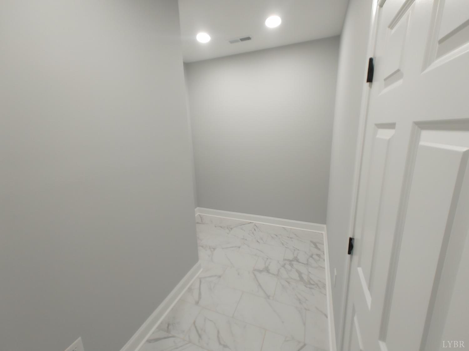 Lynchburg, Virginia 24501, United States, 3 Bedrooms Bedrooms, ,2 BathroomsBathrooms,Residential,Active,79357