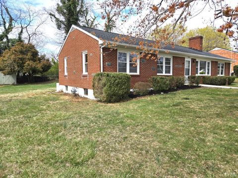Tiny photo for 1501 Lynndale Place Pl, Lynchburg, VA 24501 (MLS # 362462)