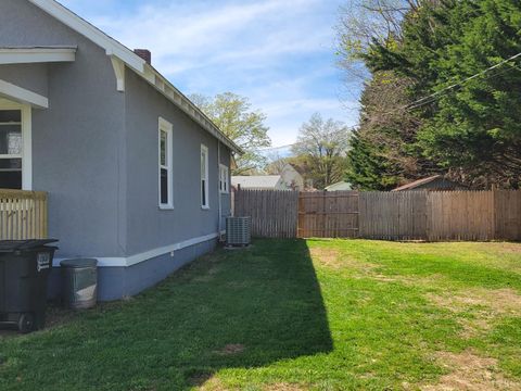 Tiny photo for 408 S Franklin Boulevard, Gretna, VA 24557 (MLS # 365609)