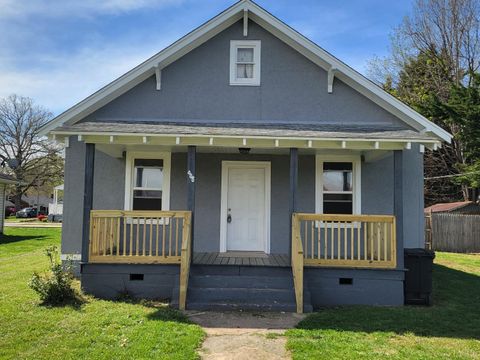 Photo of 408 S Franklin Boulevard, Gretna, VA 24557 (MLS # 365609)
