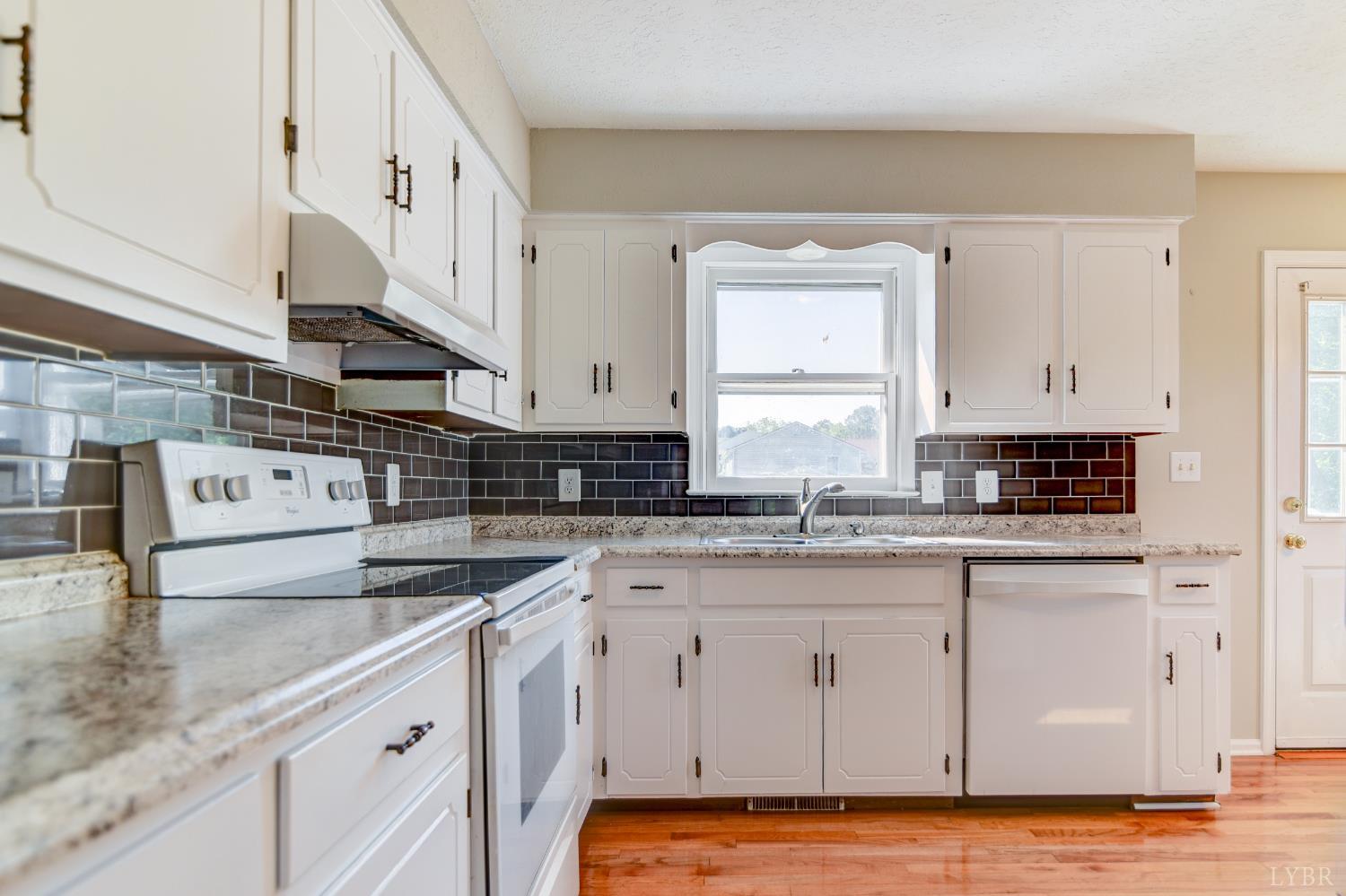 114 Grimes Drive, Madison Heights, Virginia image 4