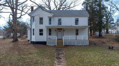Photo of 307 Cook Avenue, Brookneal, VA 24528 (MLS # 364701)