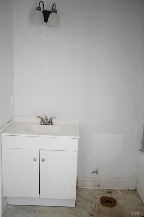 Tiny photo for 307 Cook Avenue, Brookneal, VA 24528 (MLS # 364701)