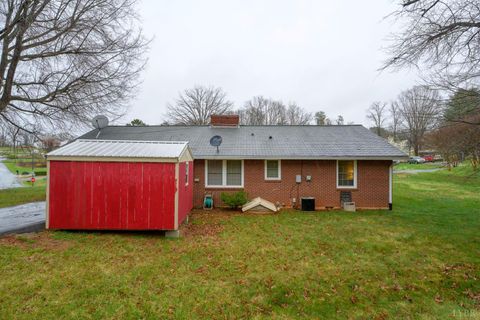 Tiny photo for 119 W Spencer Road, Hurt, VA 24563 (MLS # 364943)