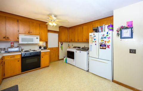 Tiny photo for 119 W Spencer Road, Hurt, VA 24563 (MLS # 364943)