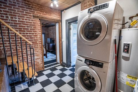 Tiny photo for 802 Court Street, Lynchburg, VA 24504 (MLS # 363010)