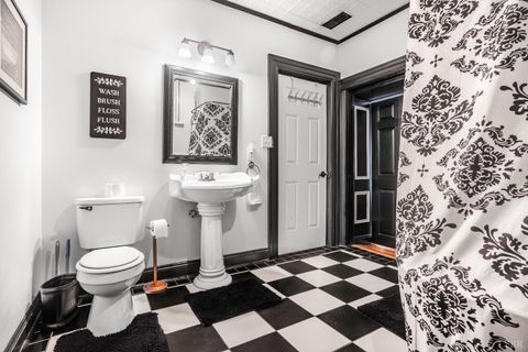 Tiny photo for 802 Court Street, Lynchburg, VA 24504 (MLS # 363010)