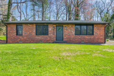 Photo of 106 Howard Drive, Lynchburg, VA 24503 (MLS # 365370)