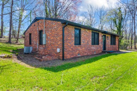 Tiny photo for 106 Howard Drive, Lynchburg, VA 24503 (MLS # 365370)