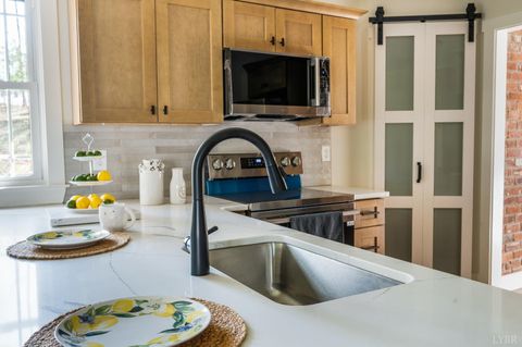 Tiny photo for 106 Howard Drive, Lynchburg, VA 24503 (MLS # 365370)