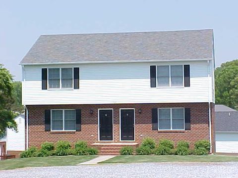 Photo of 104 Hartless Lane Ln #B, Lynchburg, VA 24502 (MLS # 362753) Photo of 104 Hartless Lane Ln #B, Lynchburg, VA 24502 (MLS # 362753)