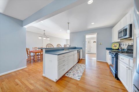 Tiny photo for 4408 MONTGOMERY ROAD Rd, Lynchburg, VA 24503 (MLS # 363931)