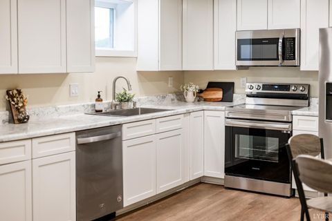 Tiny photo for 101 Watkins Place Pl, Lynchburg, VA 24502 (MLS # 365161)