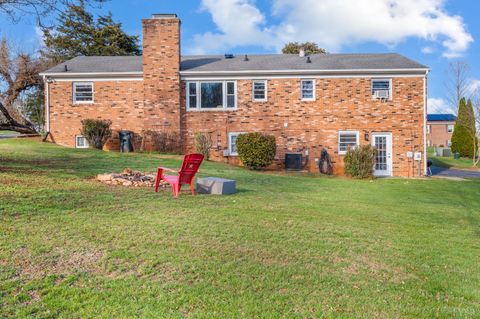 Tiny photo for 101 Watkins Place Pl, Lynchburg, VA 24502 (MLS # 365161)