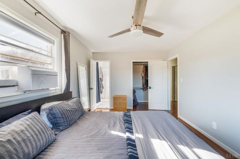 Tiny photo for 101 Watkins Place Pl, Lynchburg, VA 24502 (MLS # 365161)