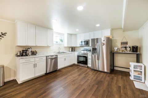 Tiny photo for 101 Watkins Place Pl, Lynchburg, VA 24502 (MLS # 365161)