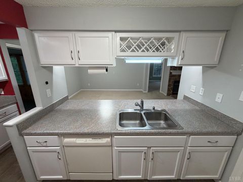 Tiny photo for 95 Indian Point Dr Dr, Hardy, VA 24101 (MLS # 365909)