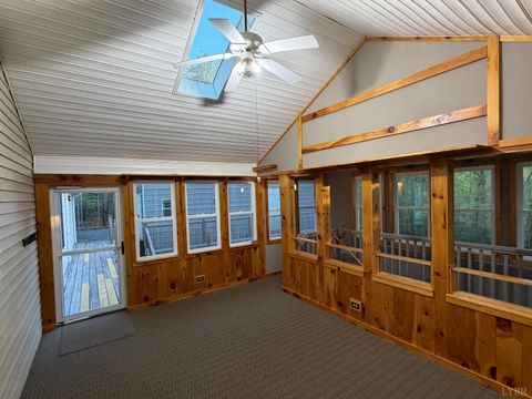 Tiny photo for 95 Indian Point Dr Dr, Hardy, VA 24101 (MLS # 365909)